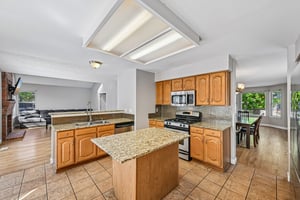 W 133rd Cir-S1005-018.jpg
