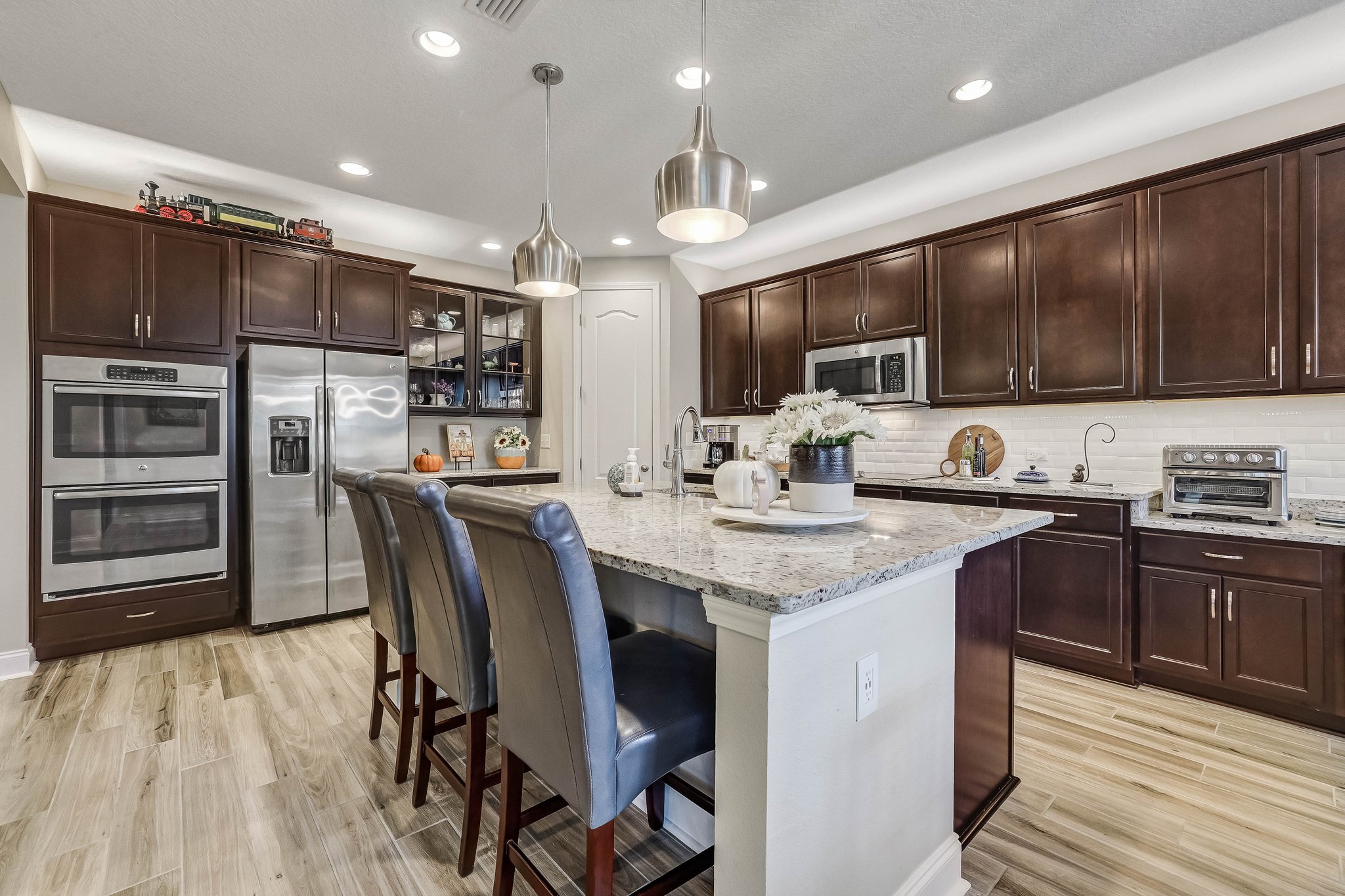 Kitchen/Breakfast Bar
