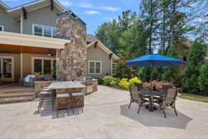 Outdoor Kitchen with Bar