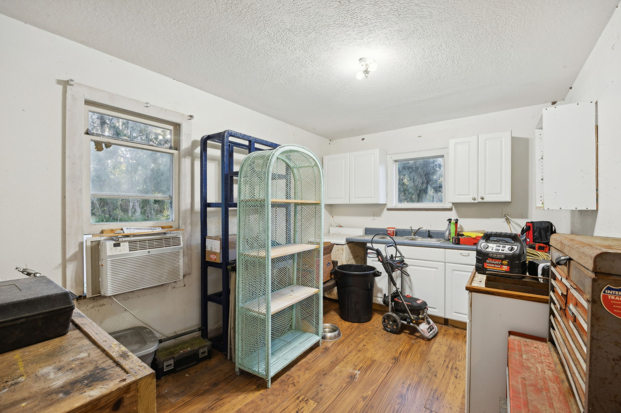 Guest Cottage Kitchen