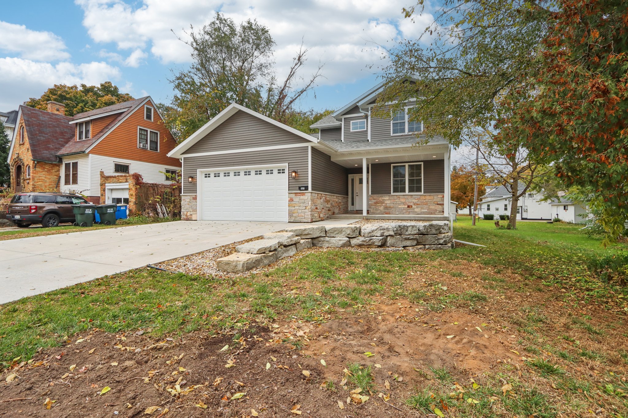 E Franklin St-S0111-003.jpg