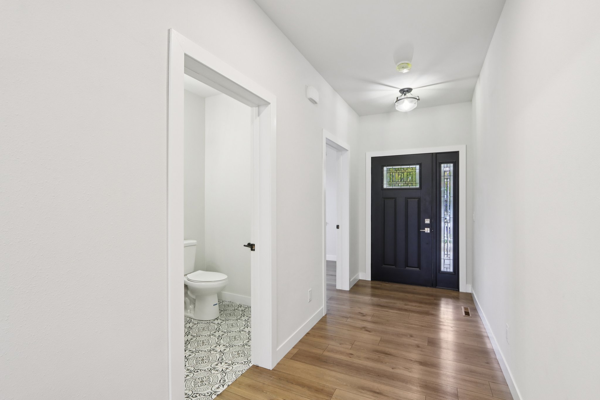 E Franklin St-S0111-006.jpg