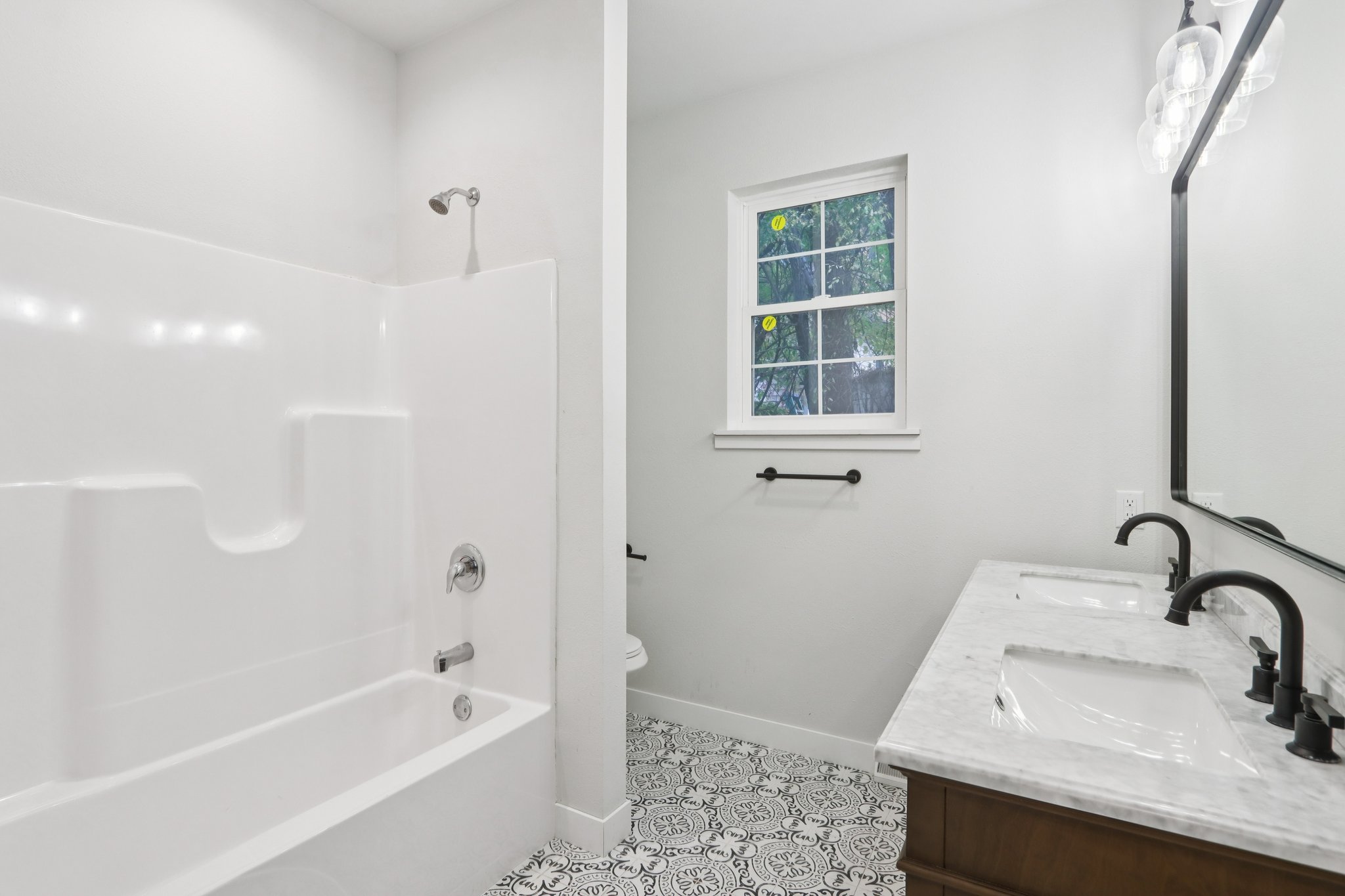 E Franklin St-S0111-023.jpg