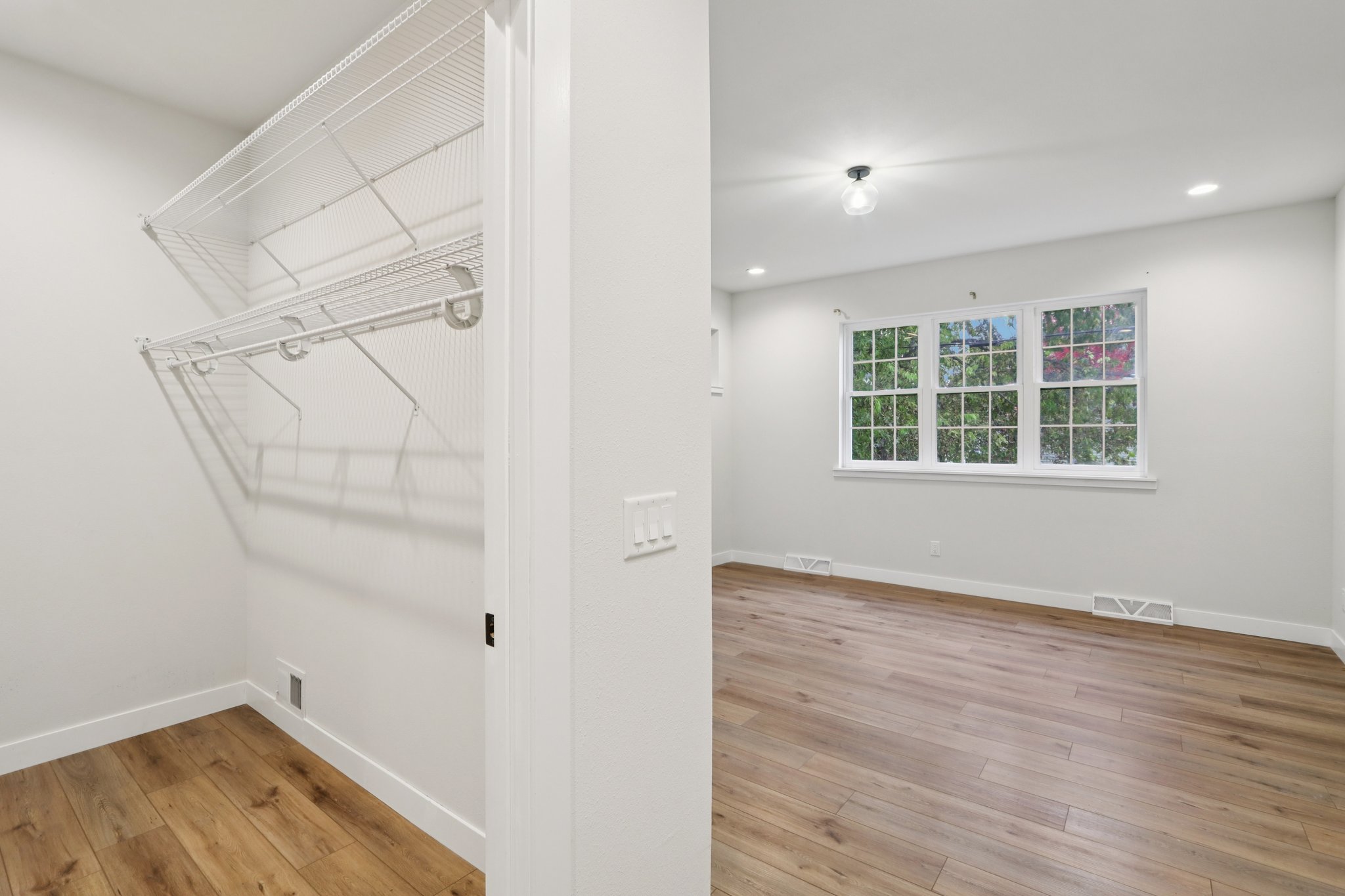 E Franklin St-S0111-025.jpg