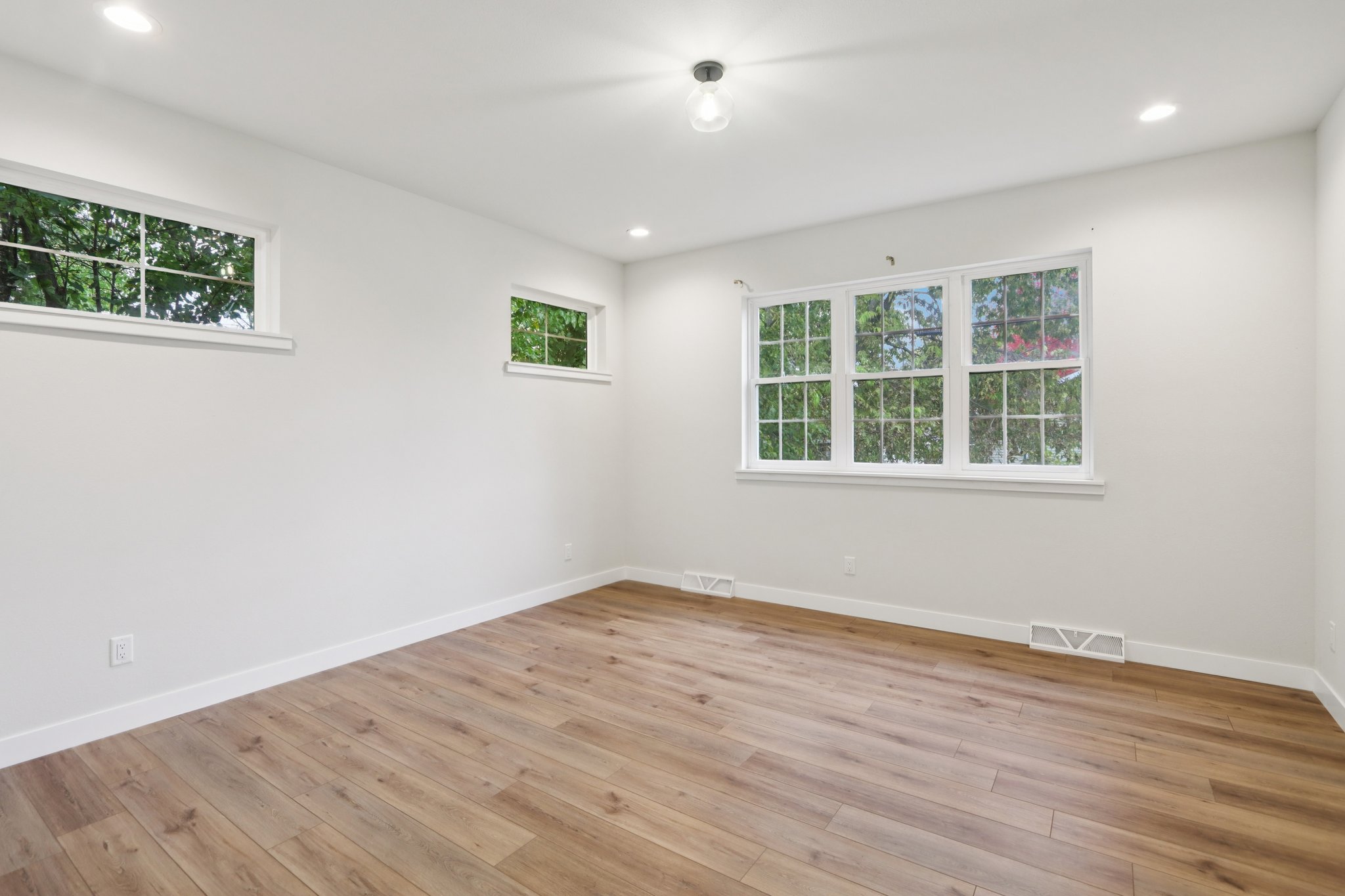 E Franklin St-S0111-028.jpg