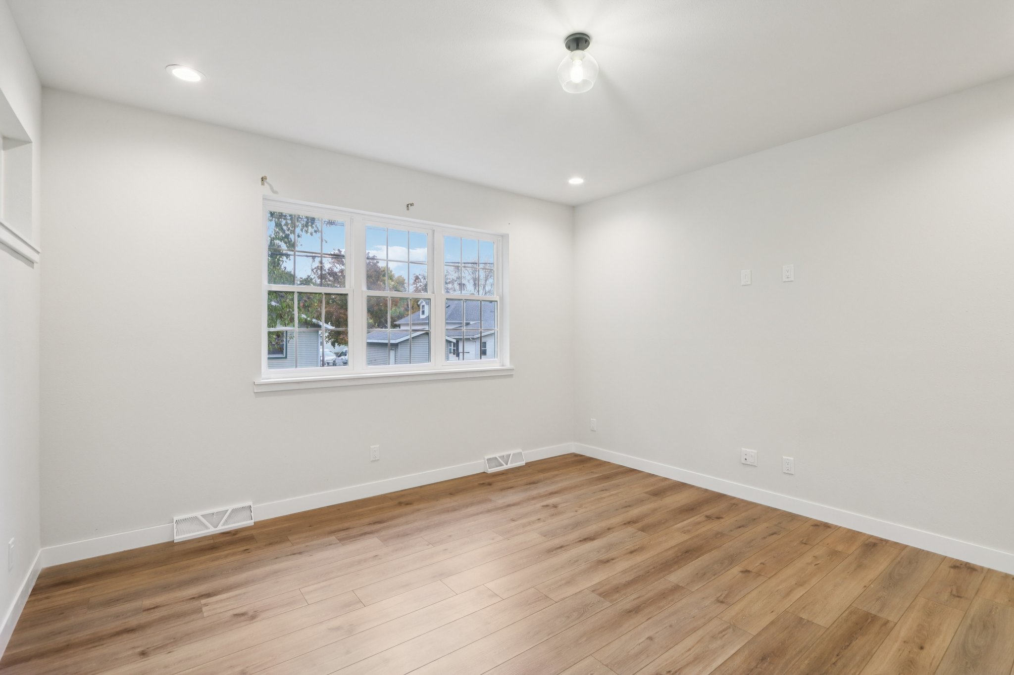 E Franklin St-S0111-029.jpg