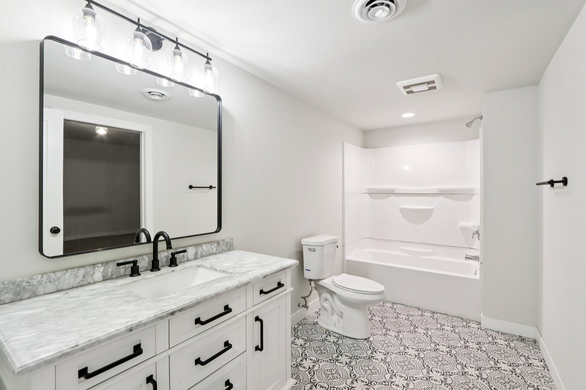 E Franklin St-S0111-031.jpg