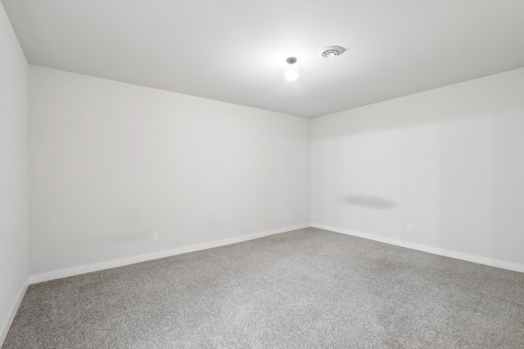 E Franklin St-S0111-032.jpg