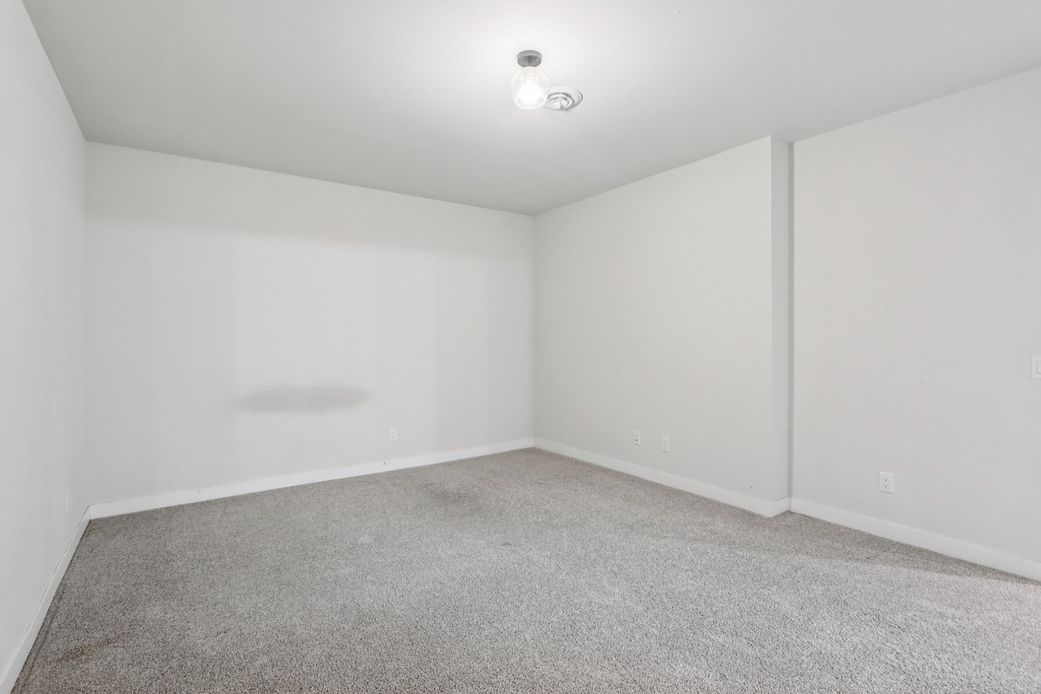 E Franklin St-S0111-033.jpg