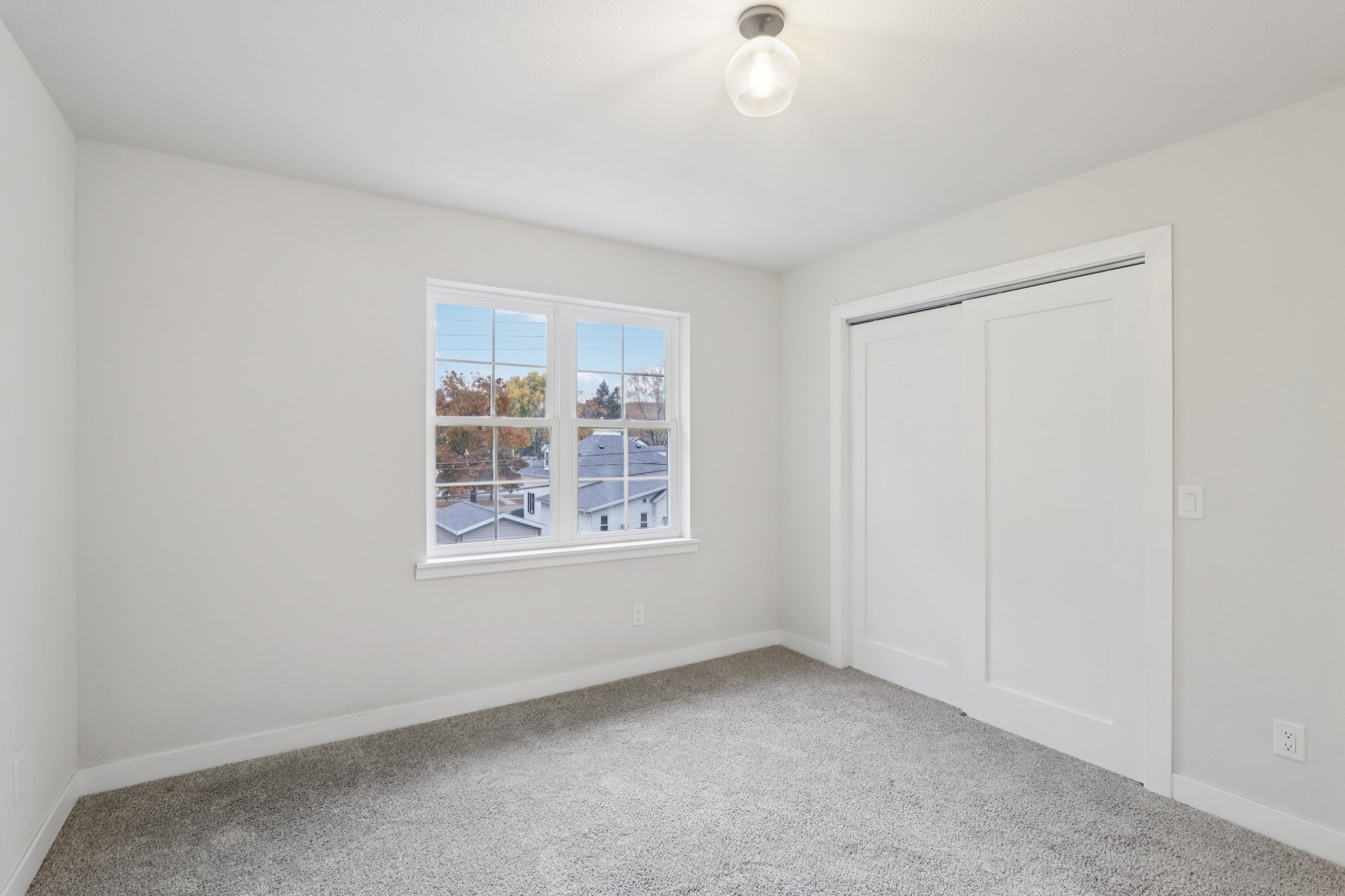 E Franklin St-S0111-037.jpg