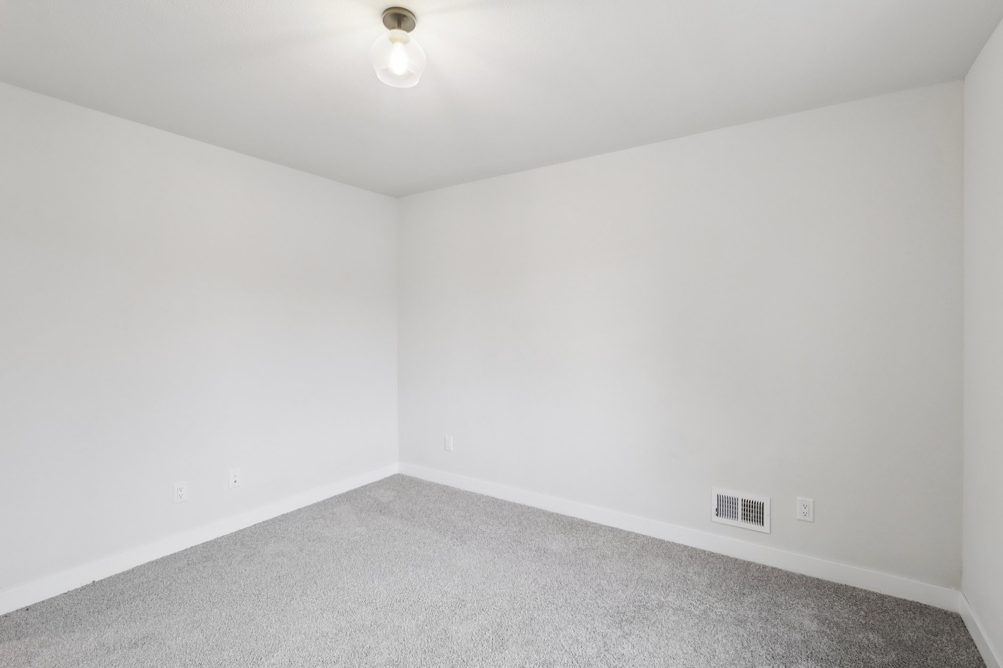 E Franklin St-S0111-038.jpg