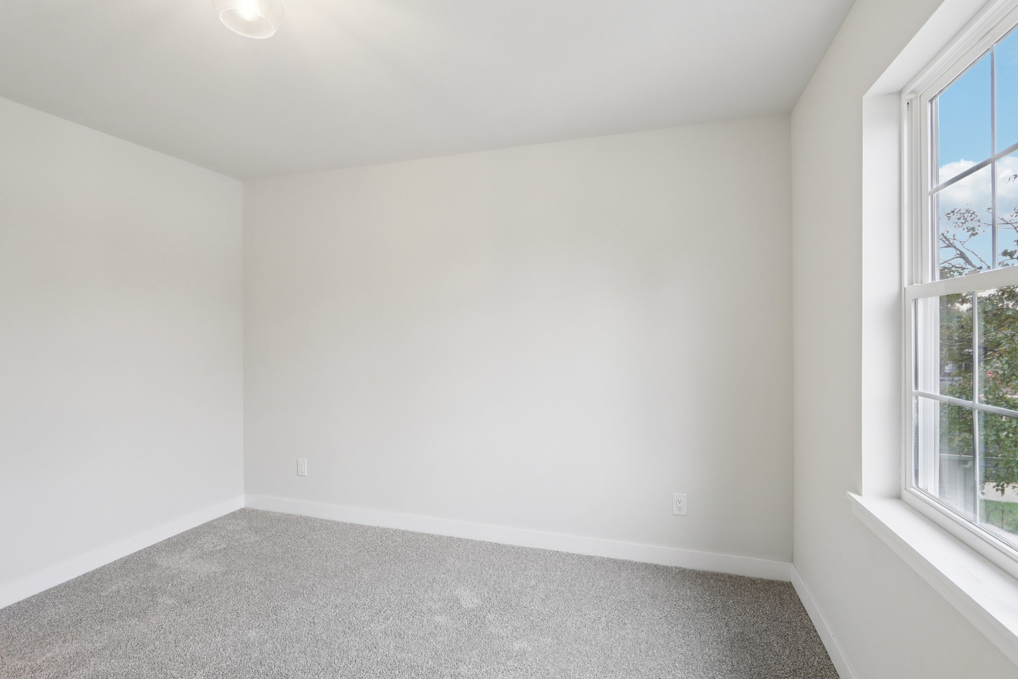 E Franklin St-S0111-045.jpg