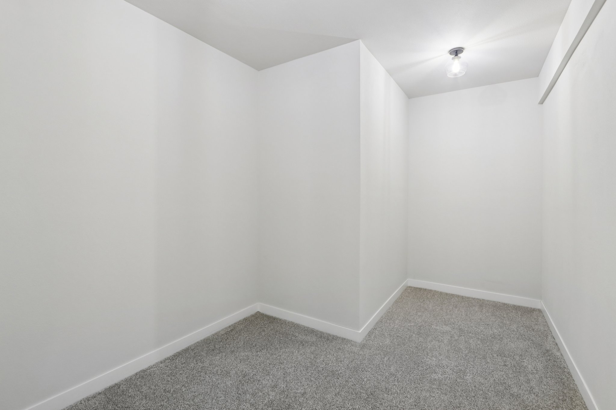 E Franklin St-S0111-057.jpg