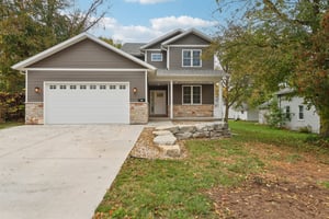 E Franklin St-S0111-001.jpg