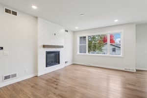 E Franklin St-S0111-007.jpg