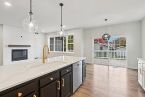 E Franklin St-S0111-020.jpg