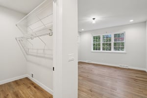 E Franklin St-S0111-025.jpg