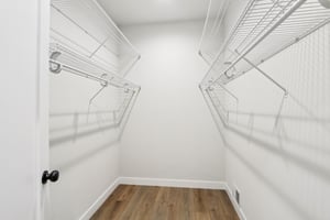 E Franklin St-S0111-026.jpg