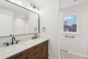 E Franklin St-S0111-042.jpg