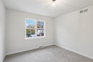 E Franklin St-S0111-044.jpg