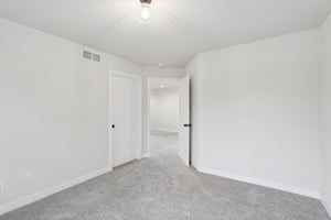 E Franklin St-S0111-046.jpg