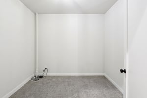 E Franklin St-S0111-056.jpg