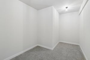 E Franklin St-S0111-057.jpg