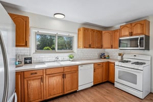 E Saint Clair Ave-S2105-010.jpg