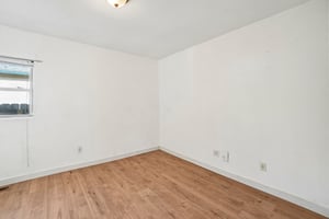 E Saint Clair Ave-S2105-013.jpg