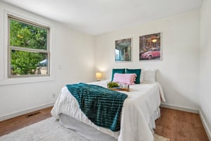 E Saint Clair Ave-S2105-015.jpg