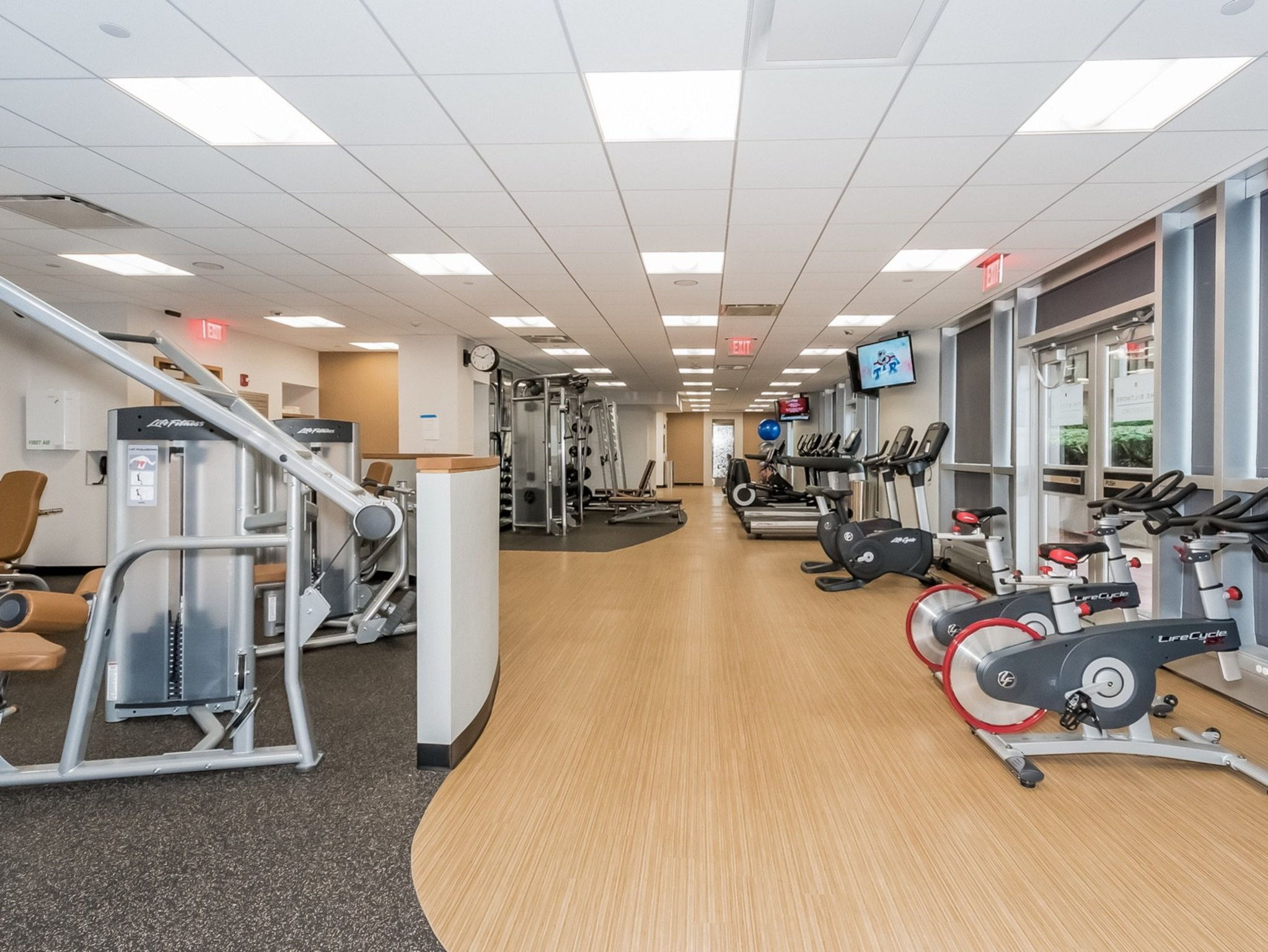  Photo 32