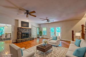 1R3A7423_4_5_6_7_8_9 virtually staged.jpeg