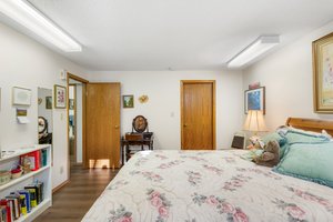  Photo 48