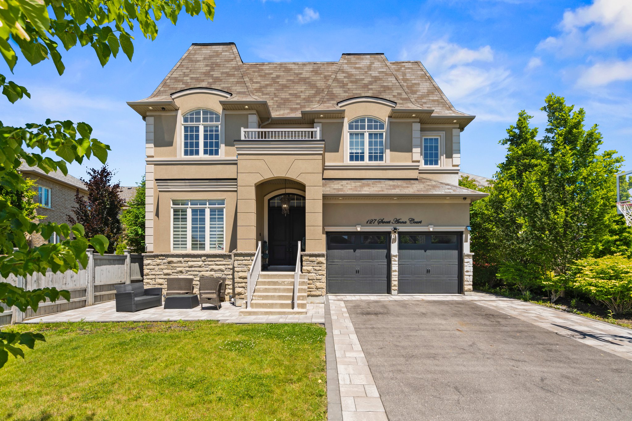 127 Sweet Anna Ct Vaughan, ON L6A 4E5