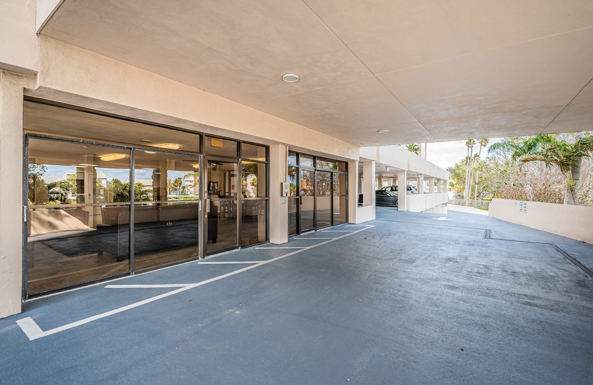 5c-Second Floor Entry