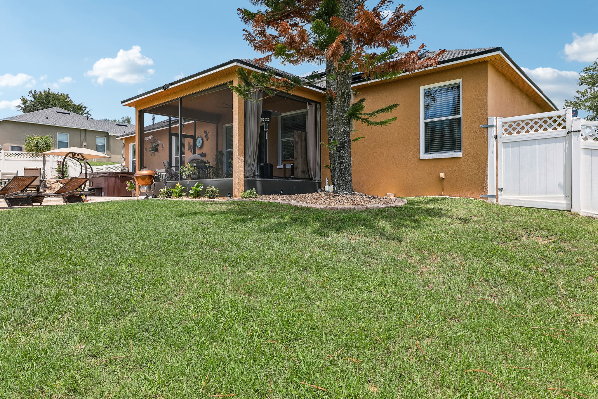 Colonnade Cir-S0306-039.jpg