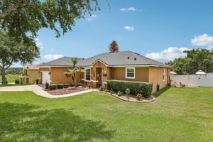 Colonnade Cir-S0306-003.jpg
