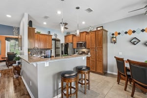 Colonnade Cir-S0306-012.jpg