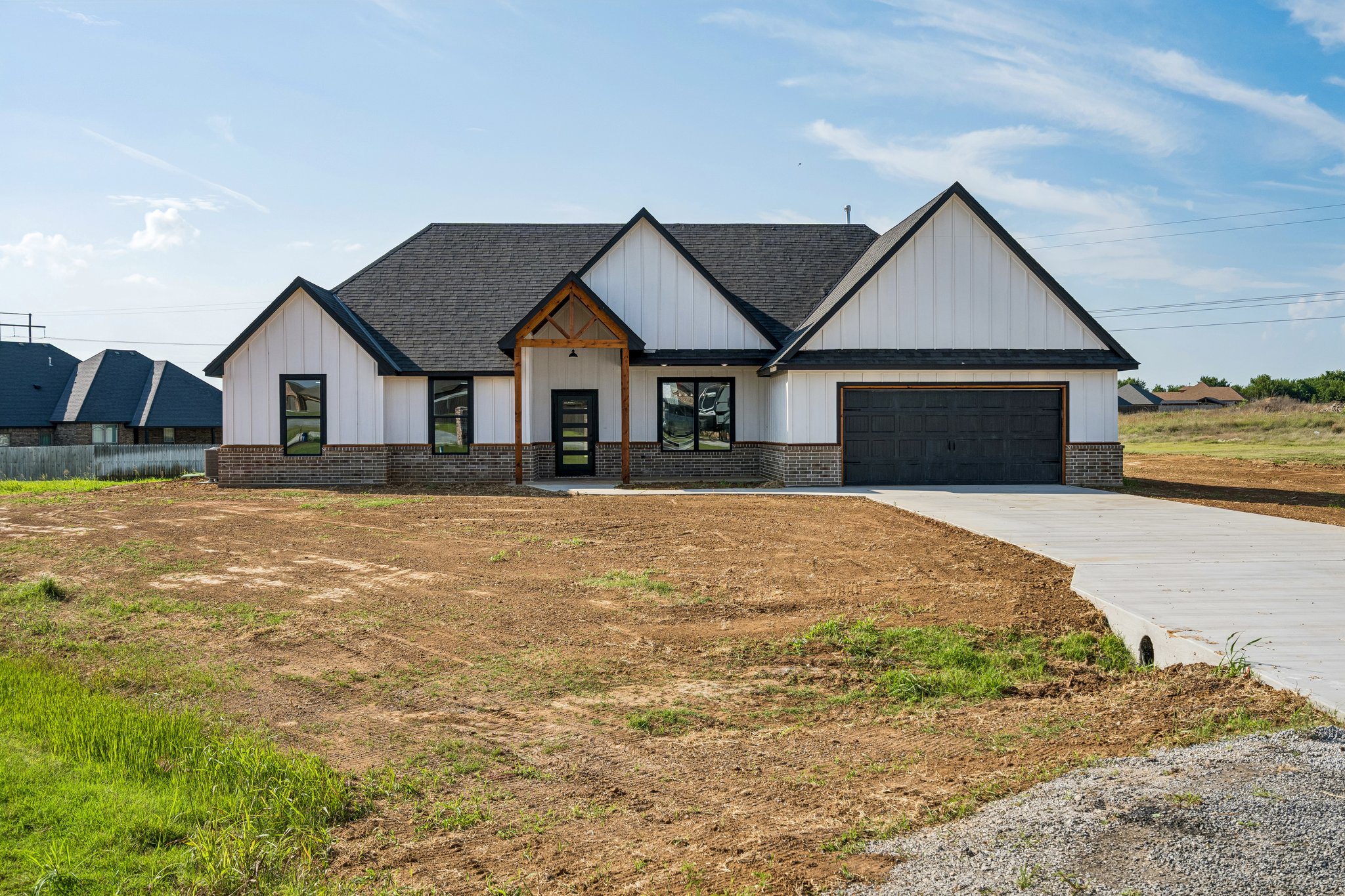 12702 Sierra Ln_002.jpg