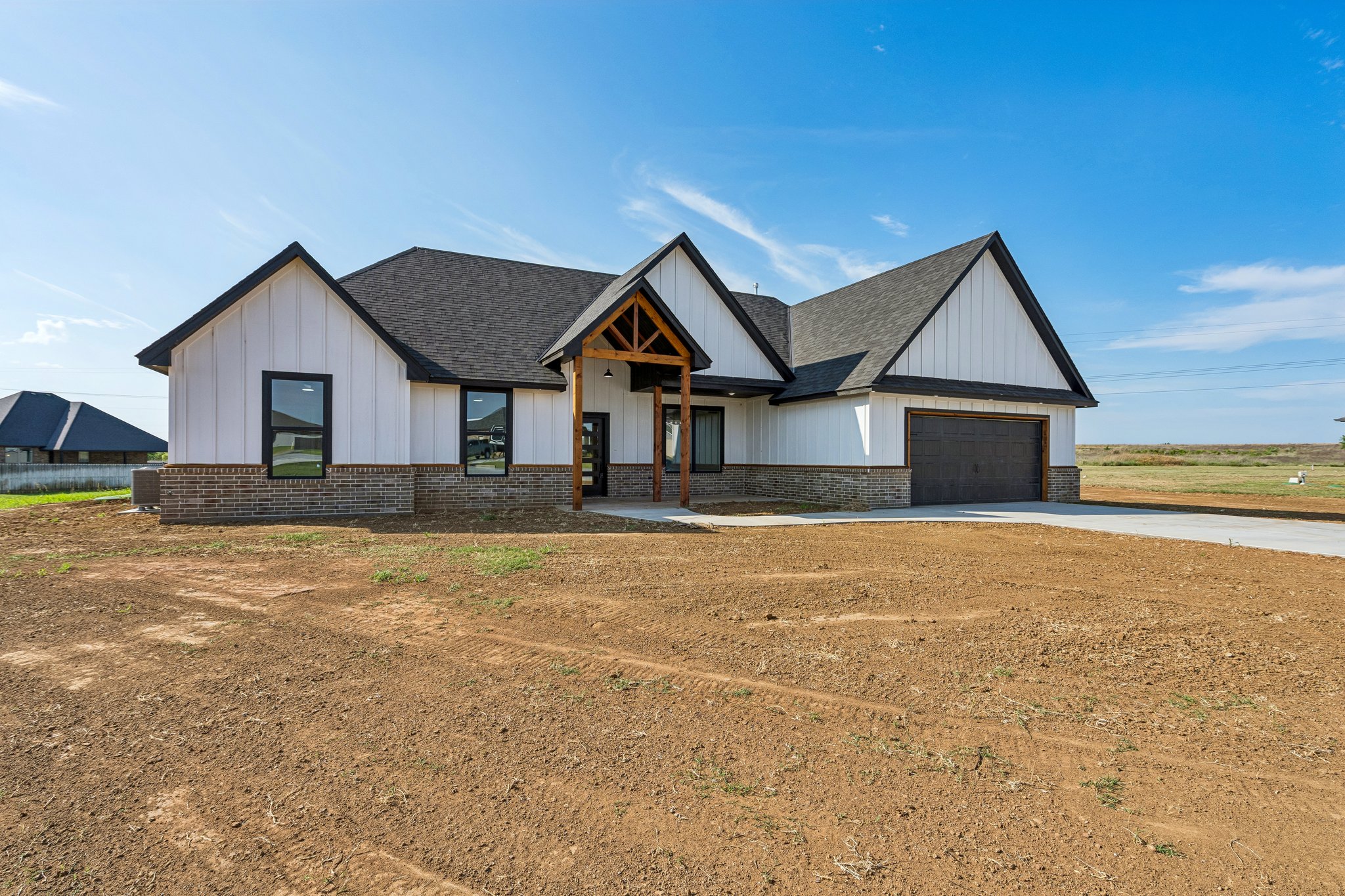 12702 Sierra Ln_003.jpg