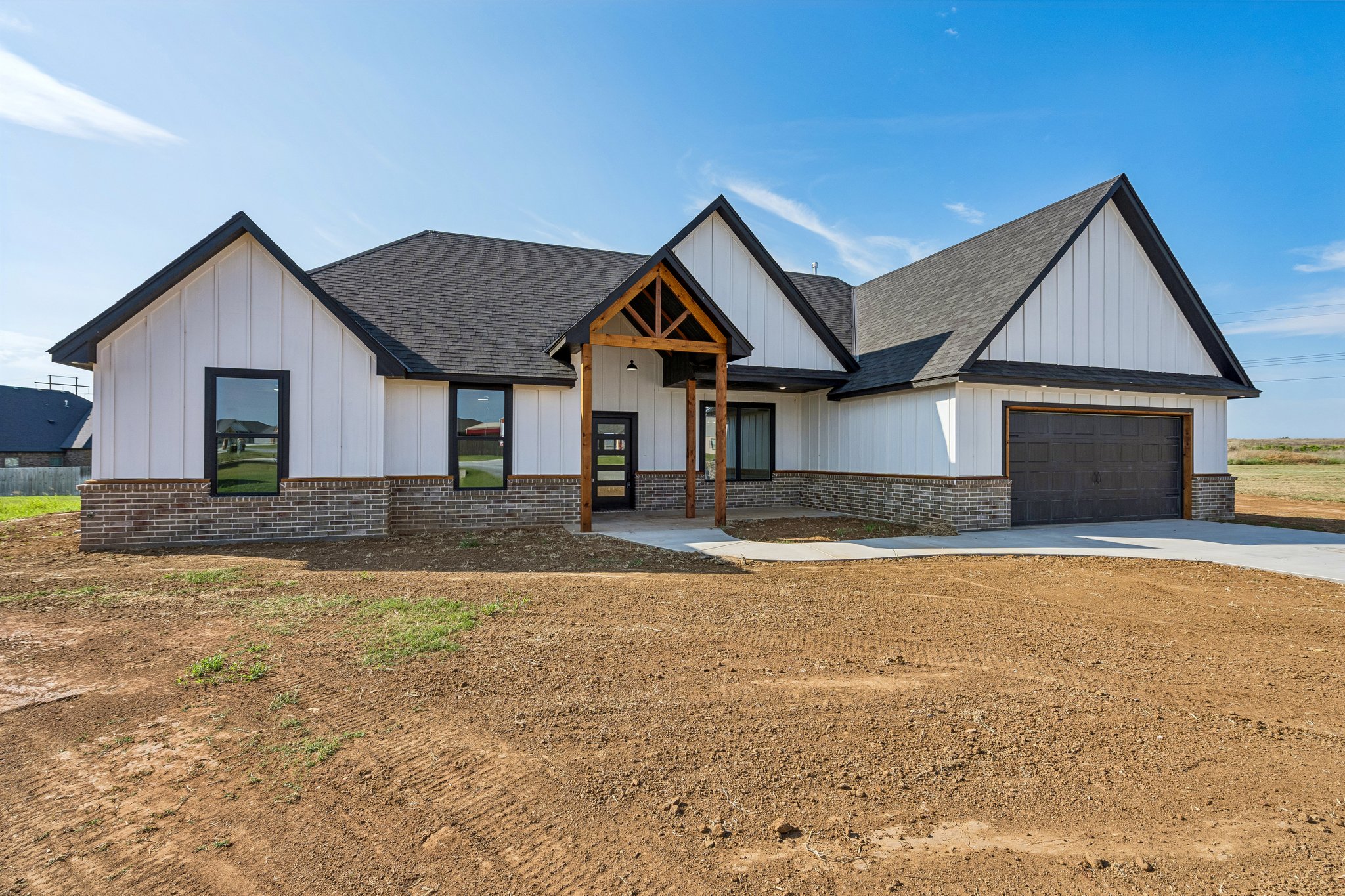 12702 Sierra Ln_004.jpg
