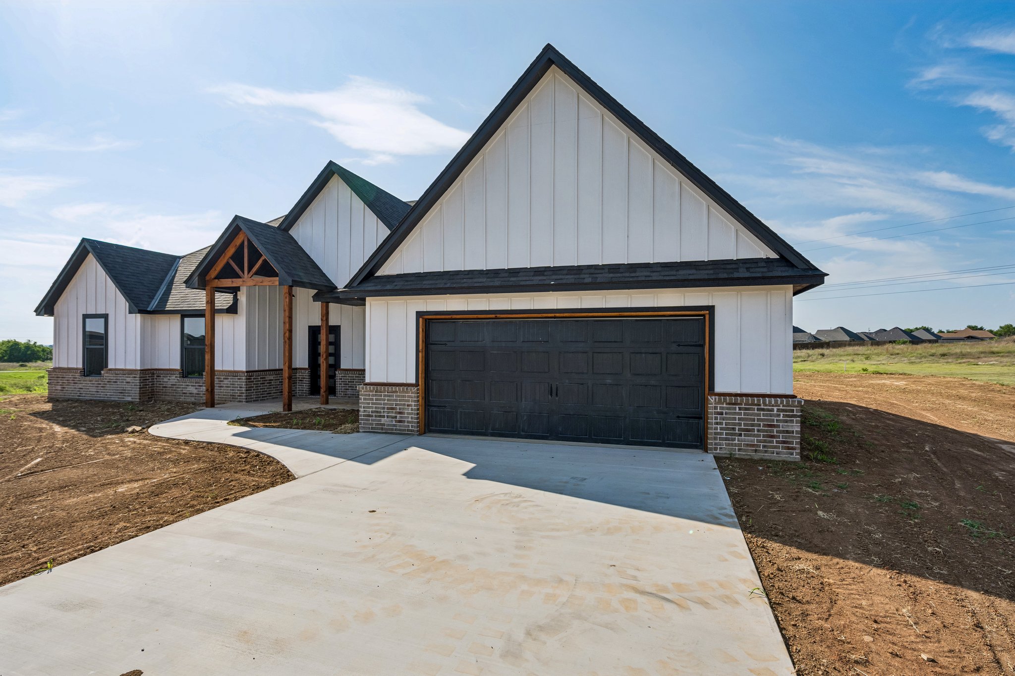 12702 Sierra Ln_006.jpg