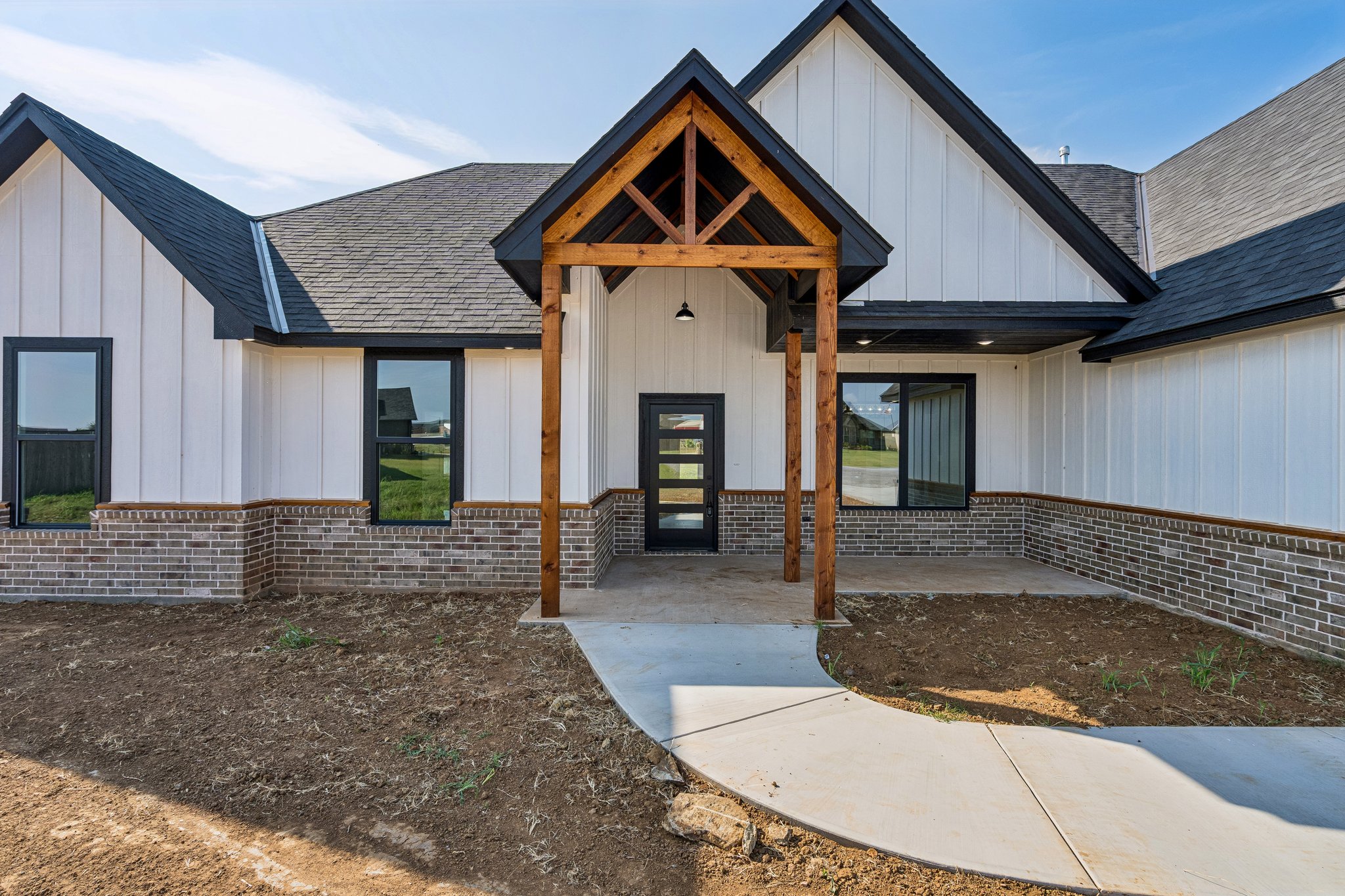 12702 Sierra Ln_007.jpg
