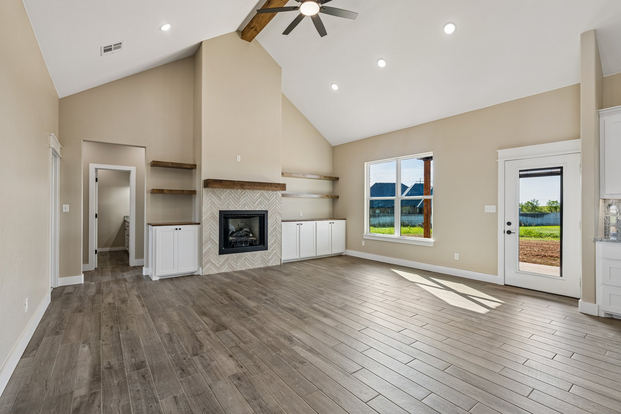 12702 Sierra Ln_010.jpg