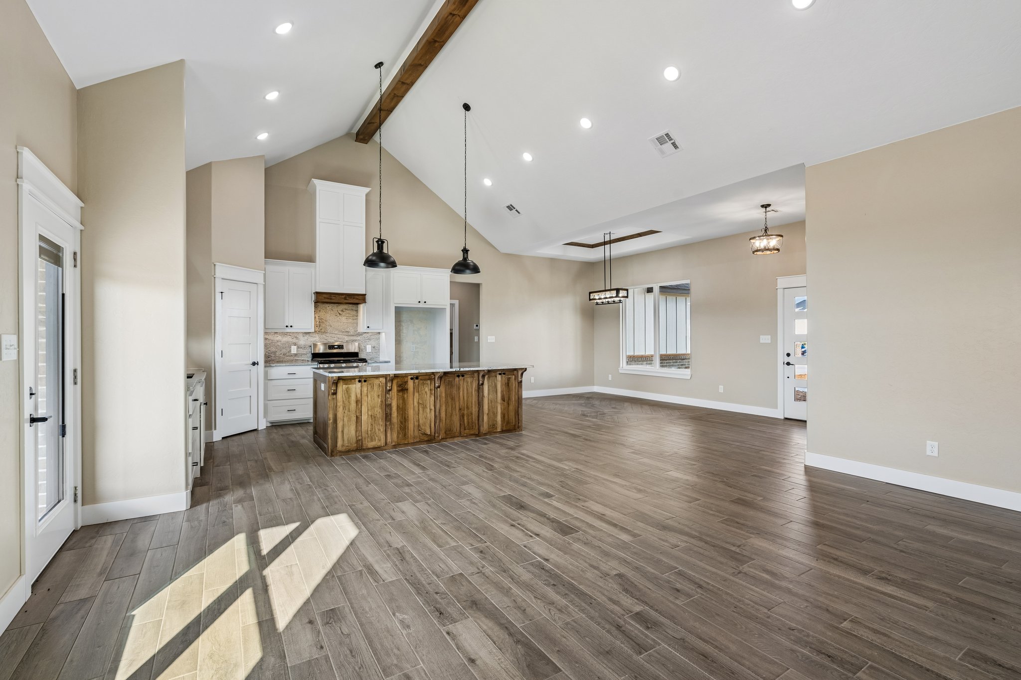 12702 Sierra Ln_013.jpg