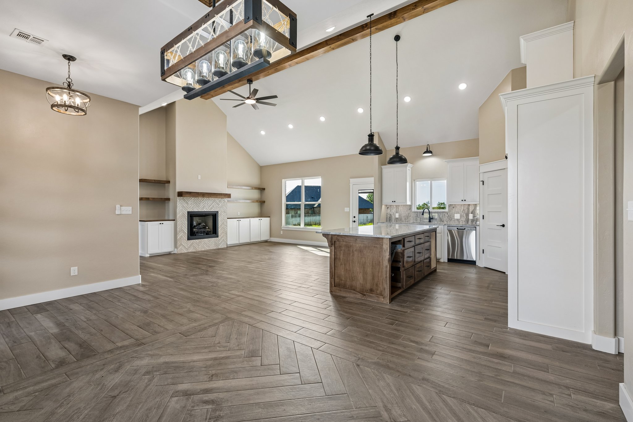 12702 Sierra Ln_017.jpg