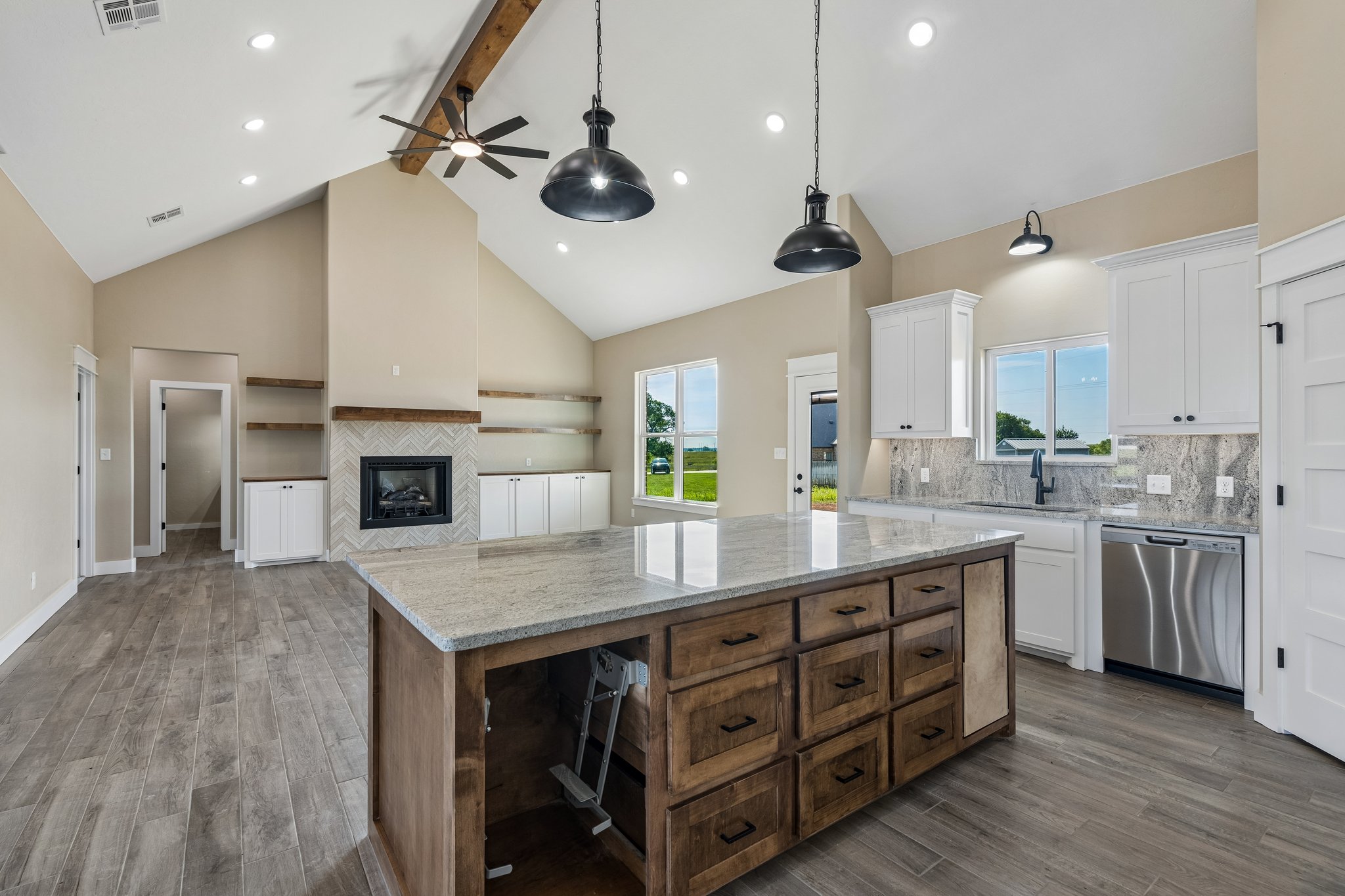 12702 Sierra Ln_024.jpg