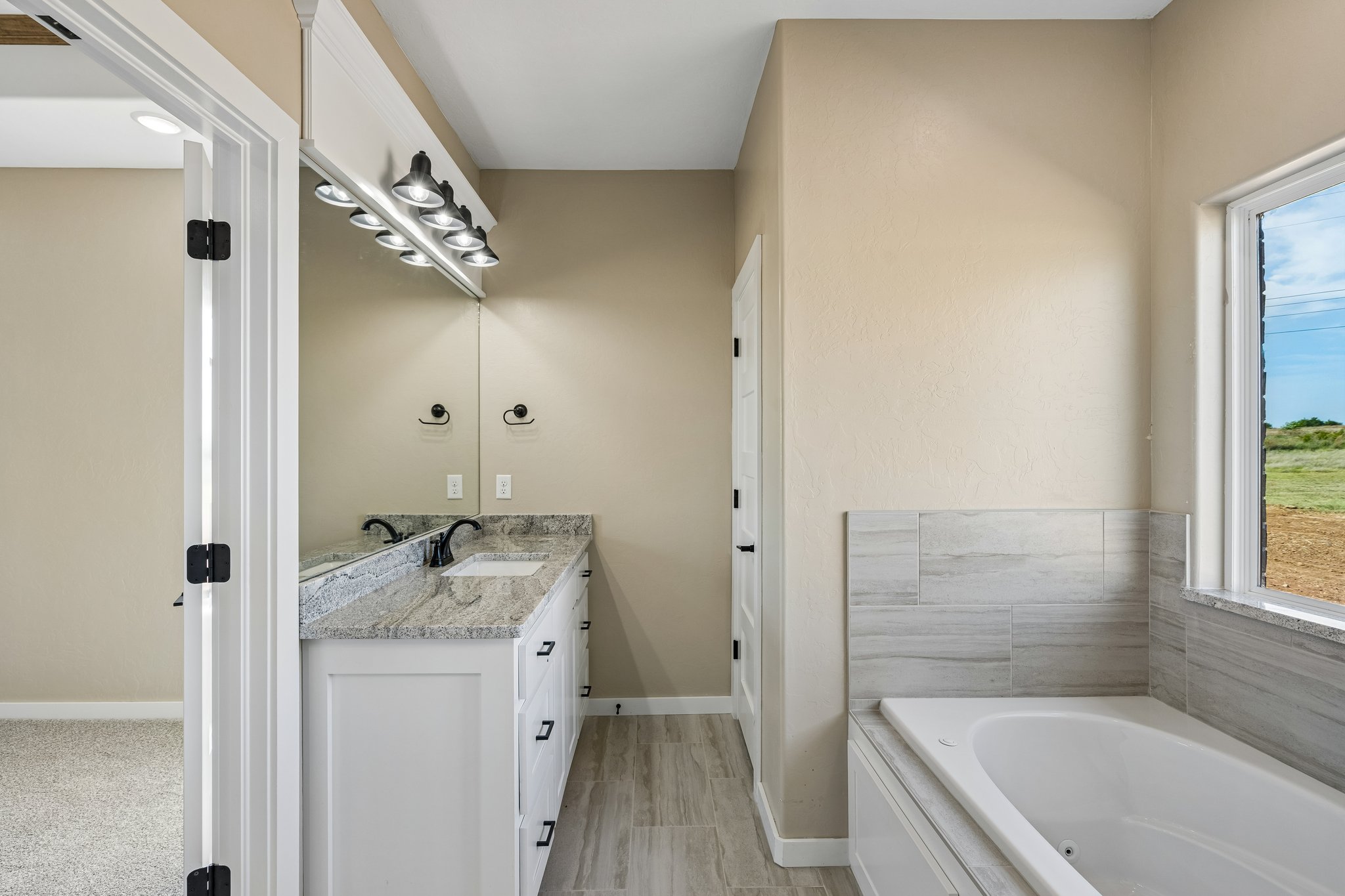 12702 Sierra Ln_029.jpg
