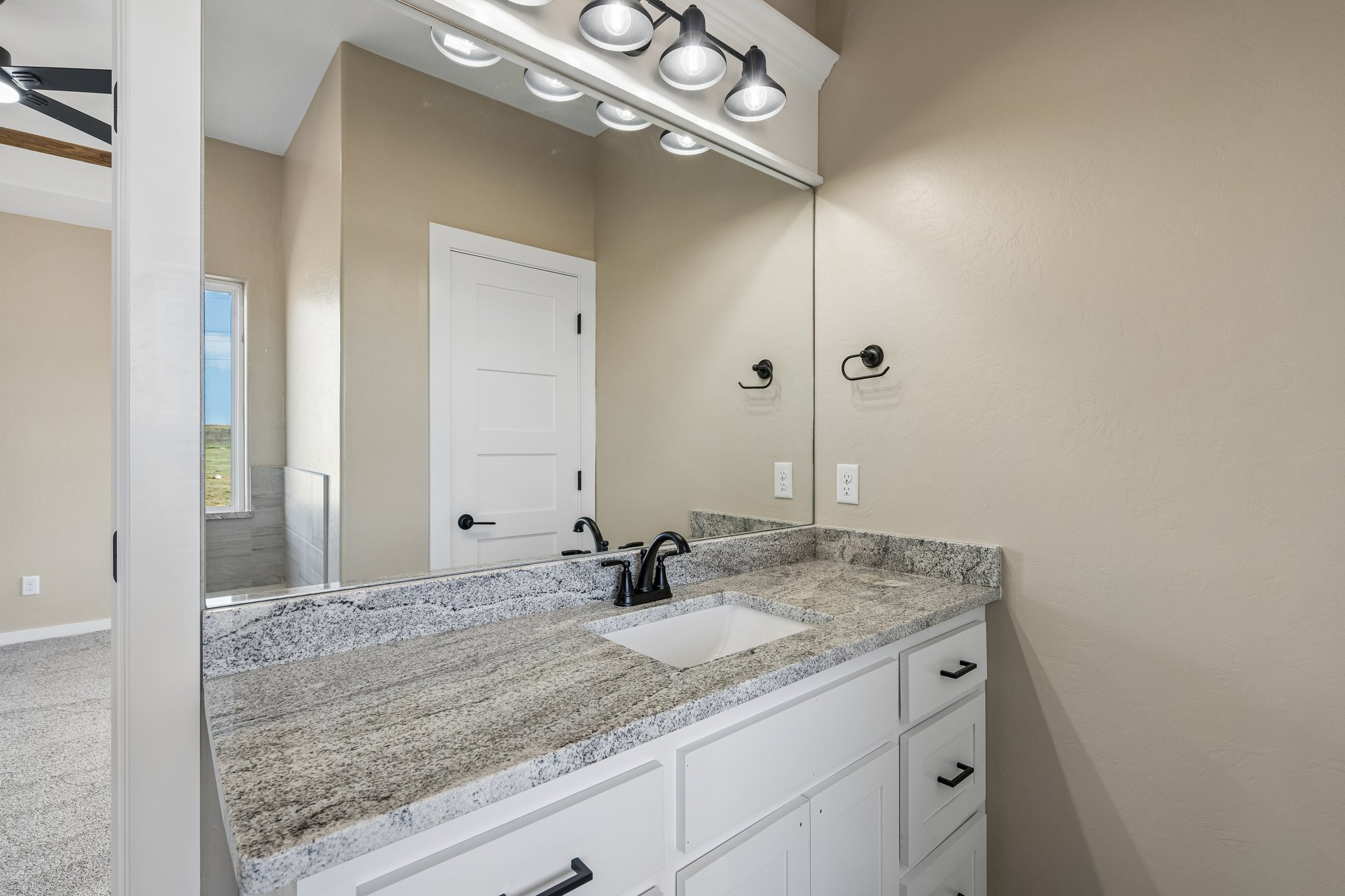 12702 Sierra Ln_035.jpg
