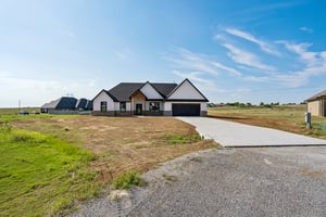 12702 Sierra Ln_001.jpg